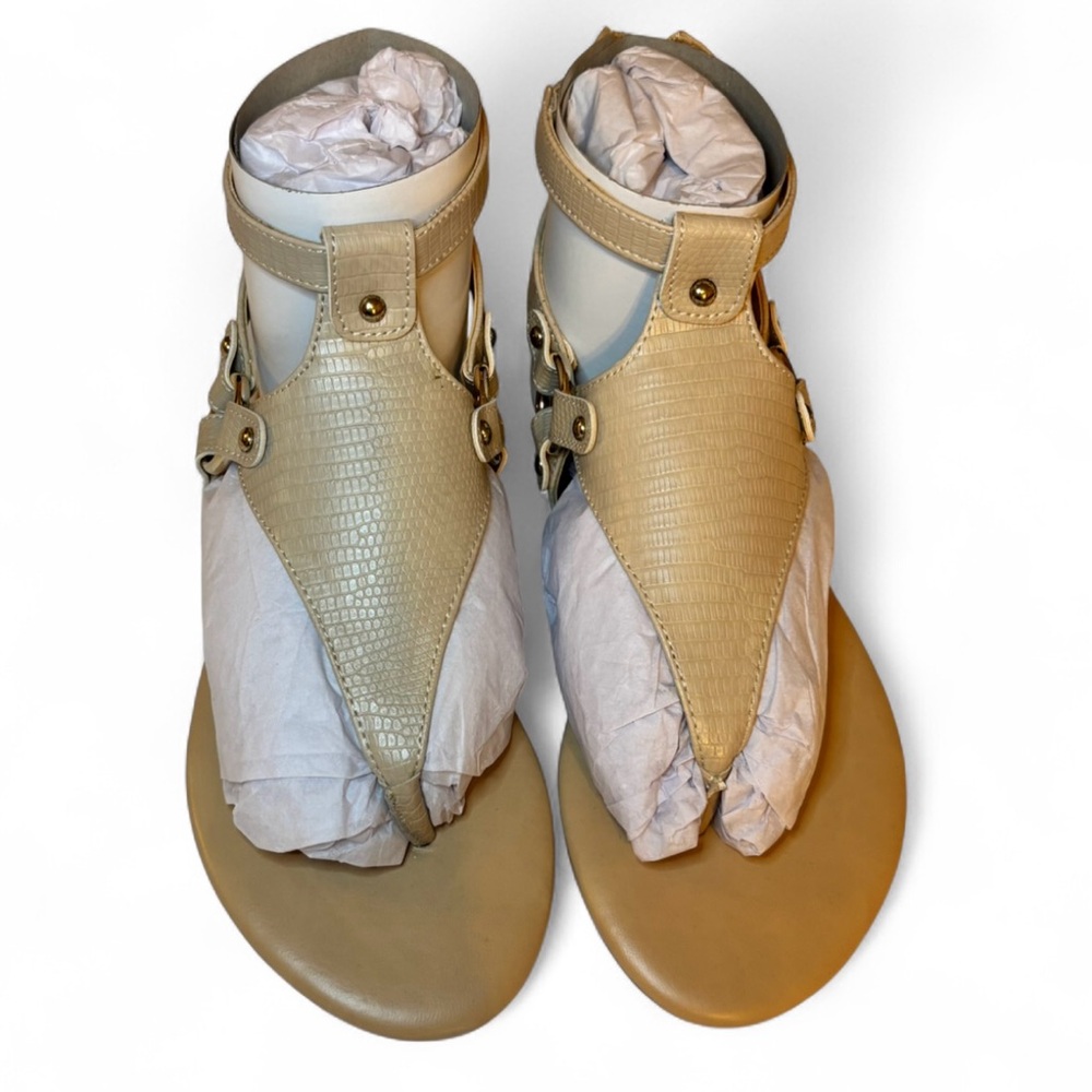 NEW IN BOX Apt. 9 Client Woman’s 5.5 Thong Open Toe Nude Dressy Sandals
